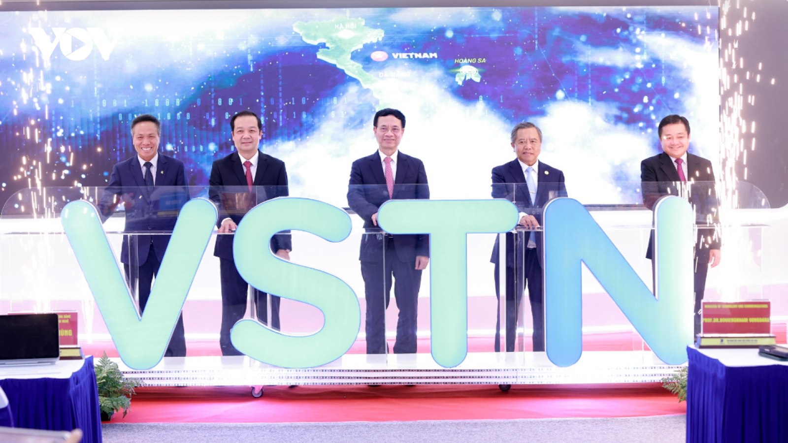Vietnam launches first terrestrial network to Singapore